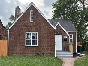 Building Photo - 356 Roosevelt St