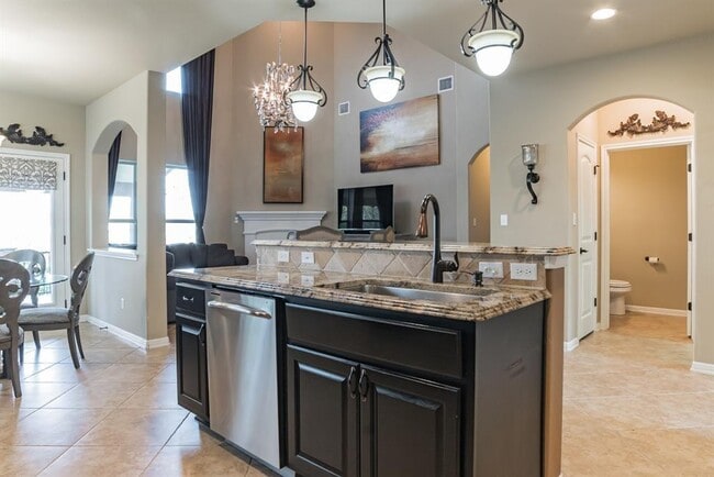 Building Photo - 12301 Fairway Cove