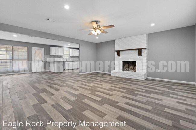 Building Photo - 4 br, 3 bath House - 708 S Baridon Conway