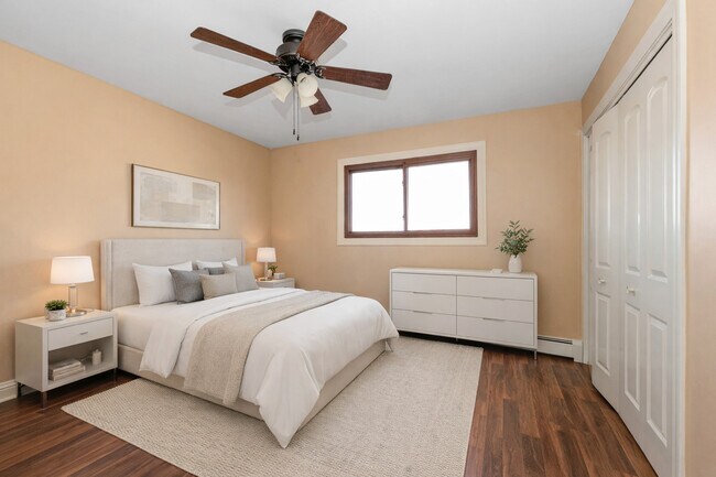 Foto del edificio - 10625 Parkside Ave