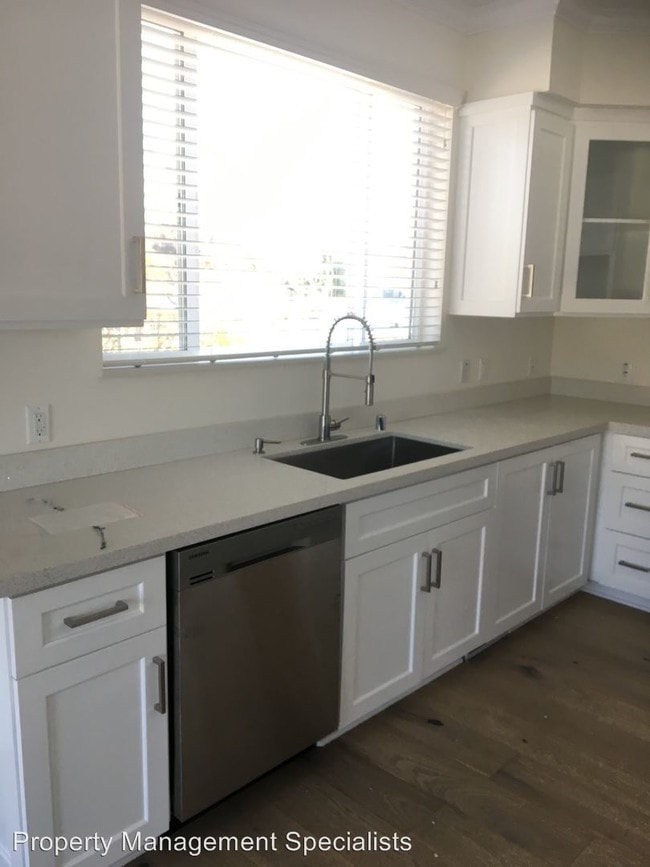 Building Photo - 2 br, 2.5 bath House - 4546 Apricot Road #A