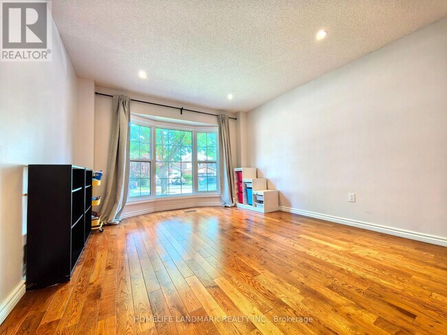 Building Photo - 1411 Fieldcrest Ln
