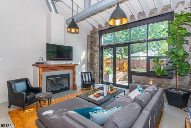 Foto del edificio - 51 1/2 Greenwood Ave