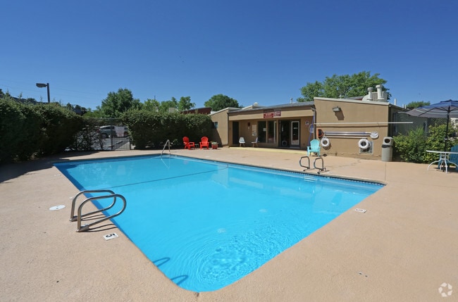 Piscina - Cedars - Free Cable & Internet*