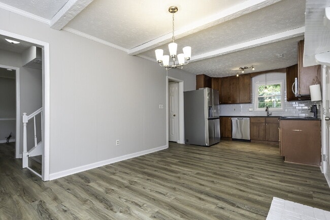 Building Photo - Spacious 3BR/2.5BA with Fenced Yard & Attached Garage in Piedmont $1,850/mo rent