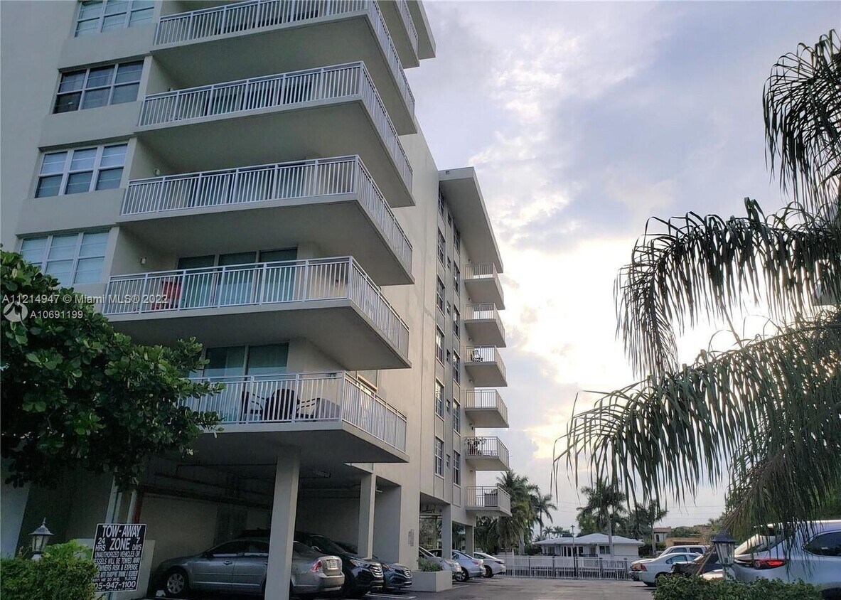 9500 W Bay Harbor Dr Unit 3, Bay Harbor Islands, FL 33154 Condo for