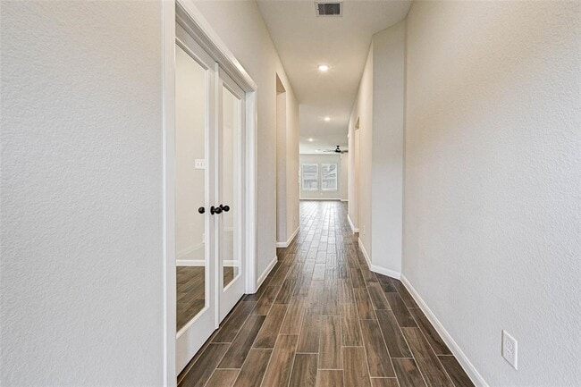 Building Photo - 25403 Kidwiler Dr