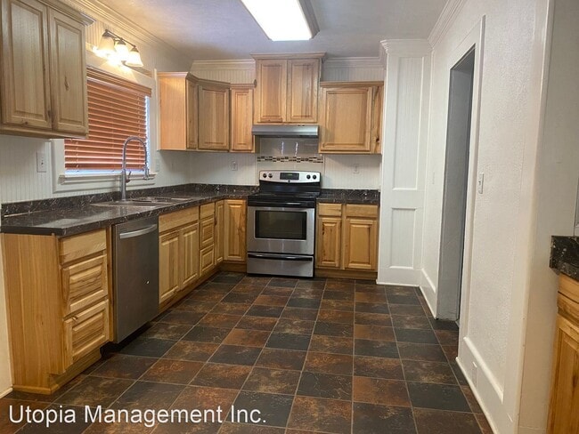 Building Photo - 3 br, 2 bath House - 110 Russell Avenue
