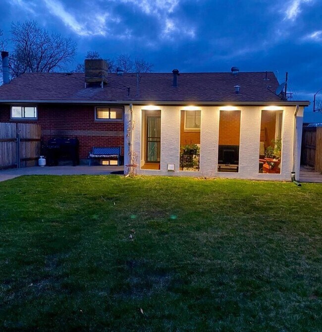 Foto del edificio - Spacious 5BR House in Denver