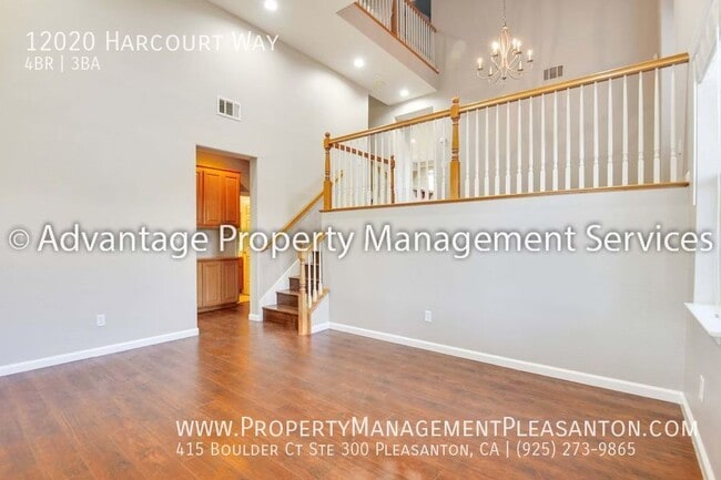 Foto del edificio - Beautiful 4 Bed, 3 Bath, 2,346 sq. ft. Tow...