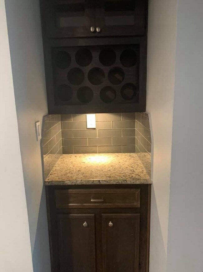 Mini Bar - 2700 Bellefontaine St