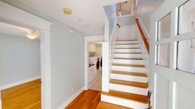 Foto del edificio - Spacious 4 Bed and 3 Bath Home in Coronado...