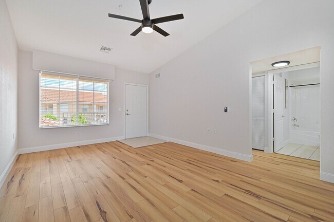 Foto del edificio - ** 2Bed / 2Bath - Beautiful Condo in Bonit...