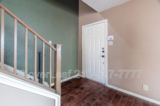 Foto del edificio - 9227 Bowen Dr