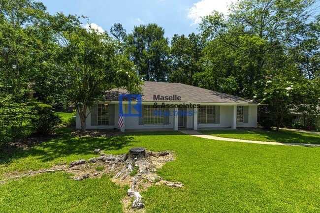 Building Photo - Charming 4-Bed, 2.5-Bath Home in the Heart...