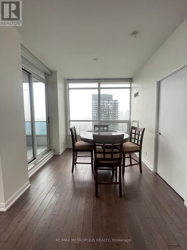 Photo du bâtiment - 500-2500 Sherbourne St