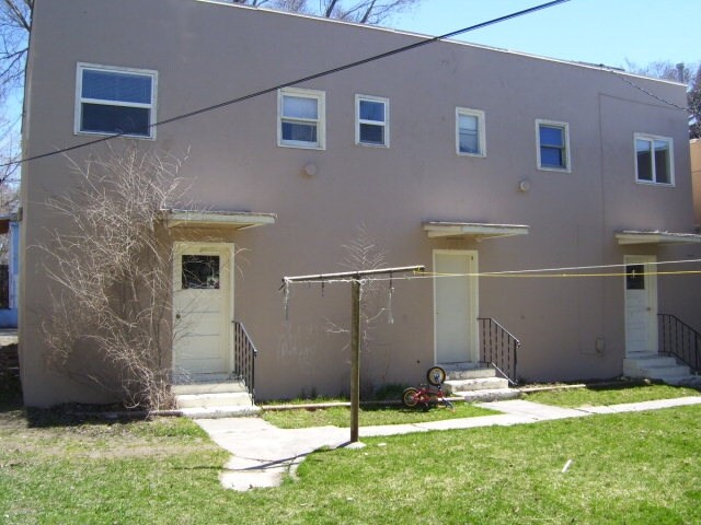 Building Photo - 433 Maple St