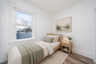 Building Photo - 9 Kling St