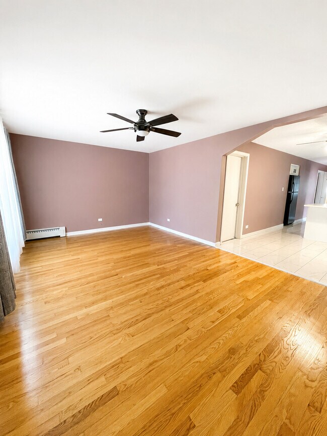 Foto del edificio - 3713 W 83rd St