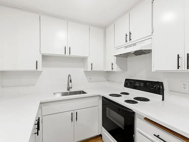 Foto del edificio - 6358 Rancho Mission Rd