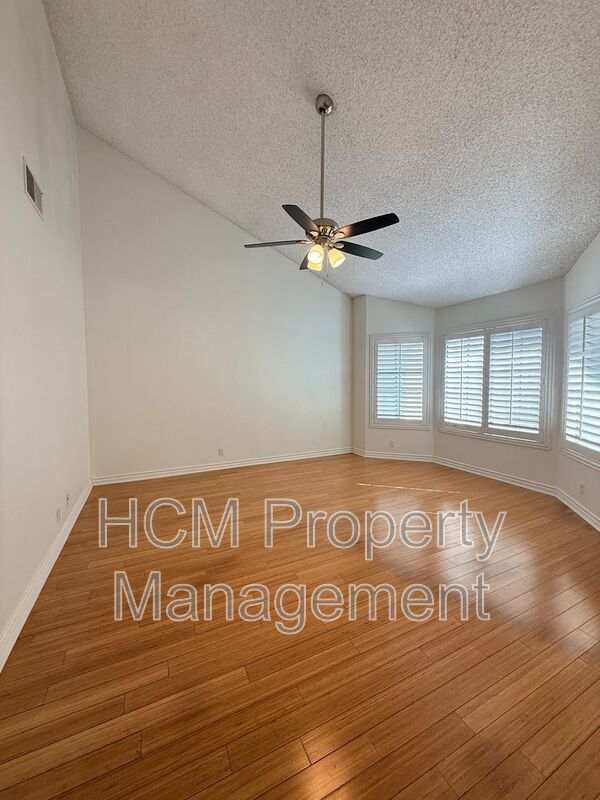 Foto del edificio - 203 N Magnolia Ave