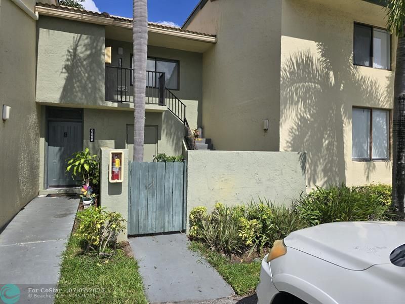 Foto del edificio - 9568 SW 1st Ct