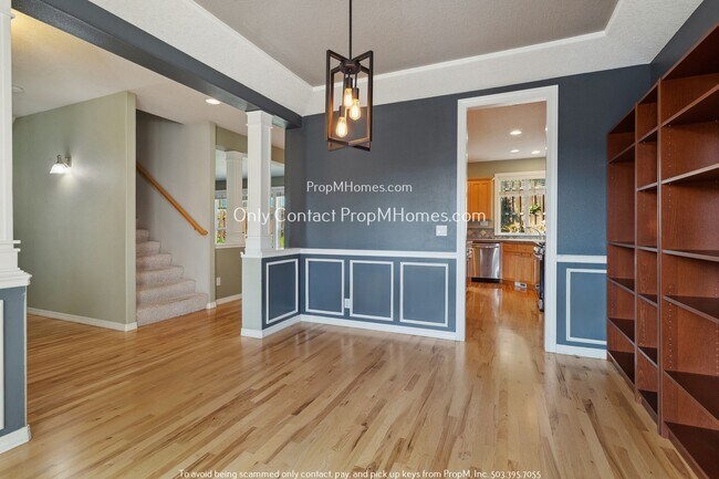 Foto del edificio - NEW Photos! Stunning Custom-Built Three Bedroom Home- With An Additional Room!