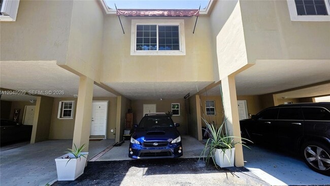 Foto del edificio - 3130 Bird Ave
