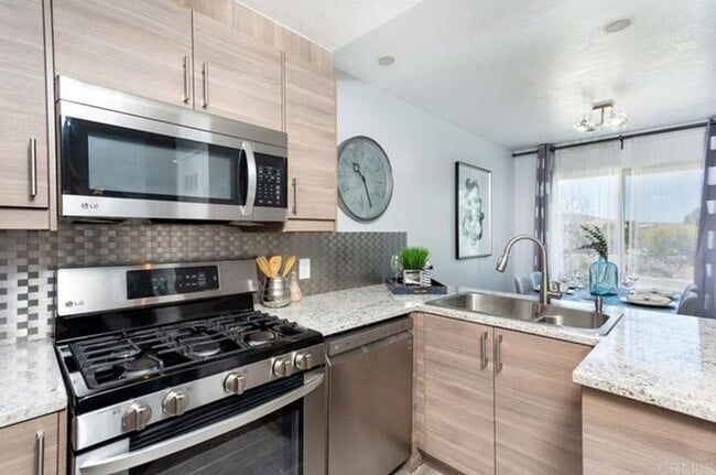 Foto del edificio - Santee 2 Bedroom 2 Bath Condo with Garage