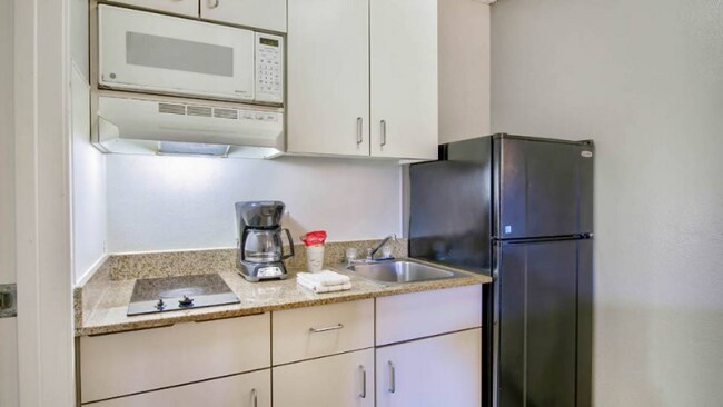 Foto del edificio - 4909 S Wendler Dr