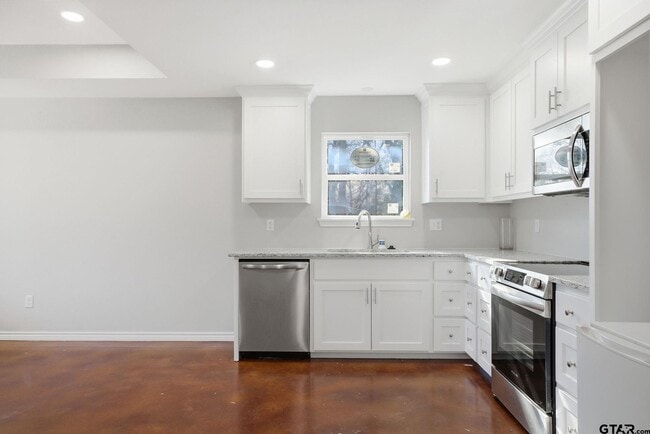 Building Photo - 336 Timberline Dr