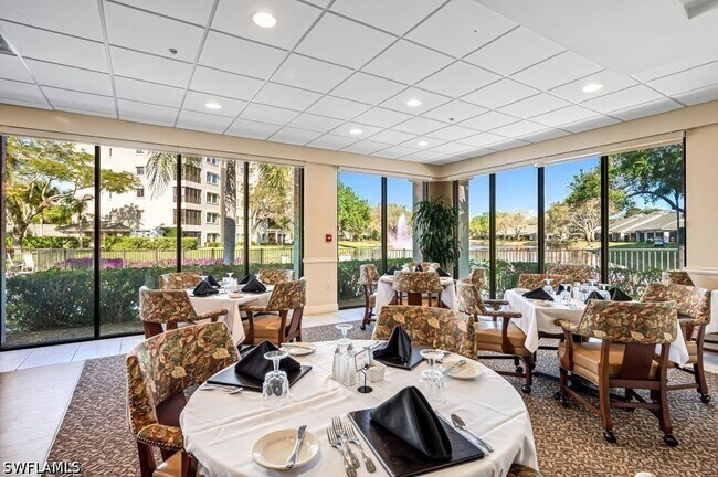 Foto del edificio - 900 Arbor Lake Dr