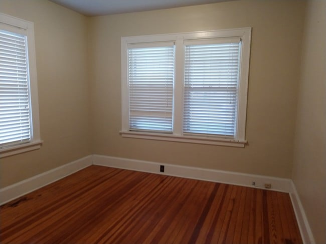 Building Photo - 3534 Linwood Ave