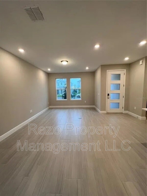 Foto del edificio - 7345 Alpine Butterfly Ln