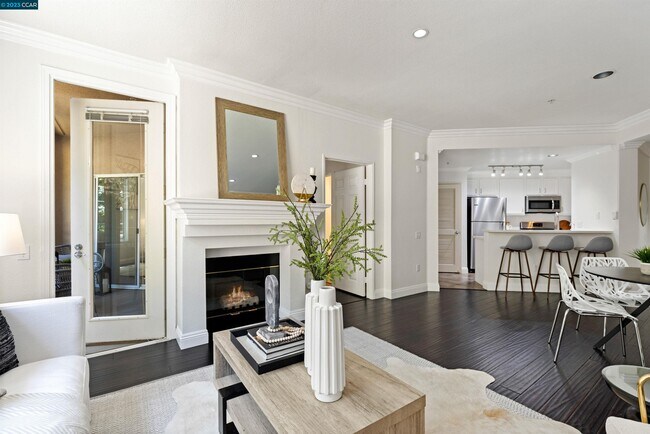 Building Photo - 180 Caldecott Ln