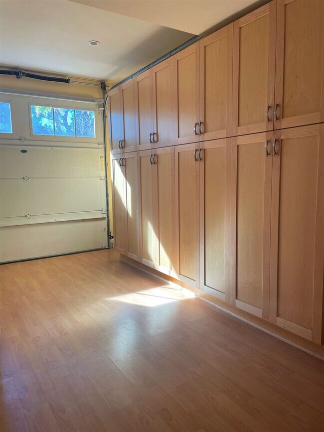 Foto del edificio - Serene, Executive 5 Bedroom 3 Bath Home wi...