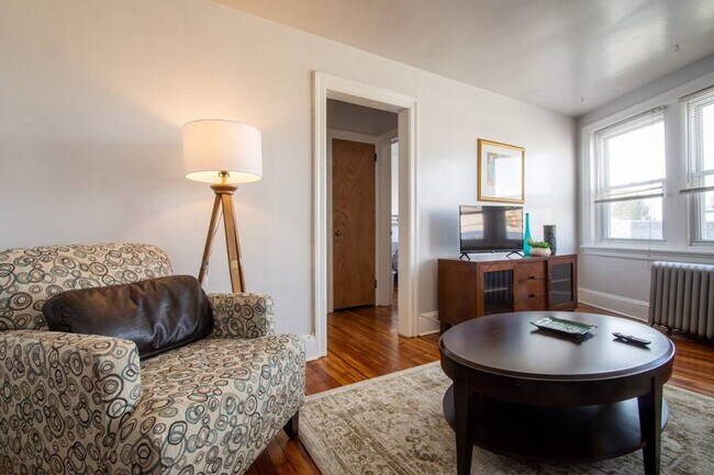 Foto del edificio - 658 Lancaster Ave