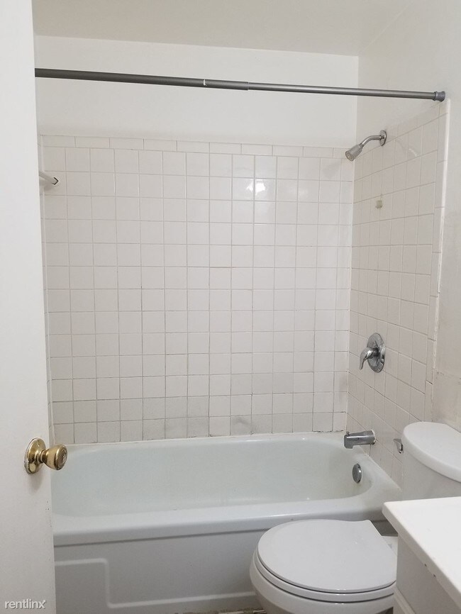 Building Photo - 2 br, 1 bath  - 410 N Cherrywood Ave
