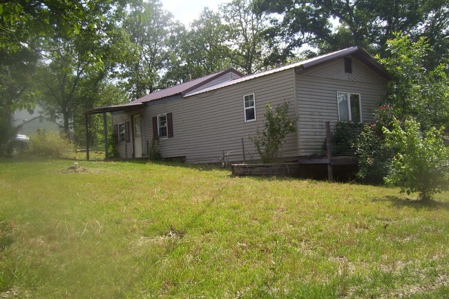 Building Photo - BISMARCK - 2BD/Fireplace/Metal Roof, Vinyl Siding/Iron Mt Lake ONLY - $399 MONTH / $695 DOWN