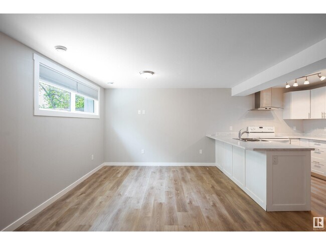 Building Photo - 11908 45 St NW