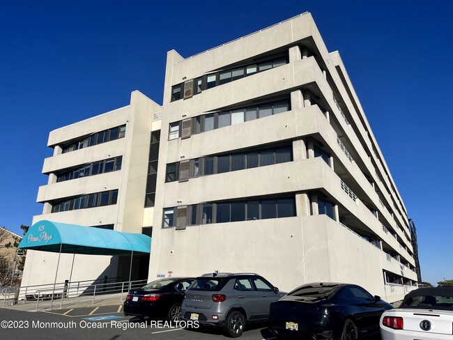 Building Photo - 525 Ocean Blvd
