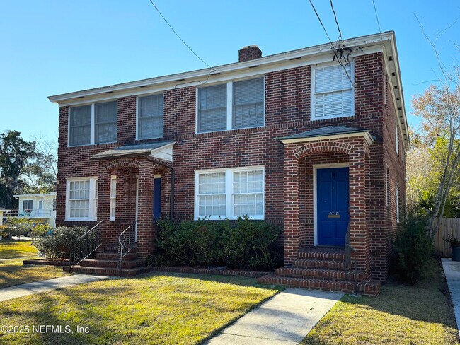 Foto del edificio - 2779 Riverside Ave