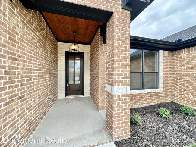 Building Photo - 4 br, 2.5 bath House - 8500 Kasen Avenue