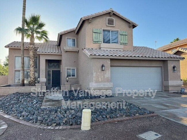 Building Photo - 921 N Red Rock St