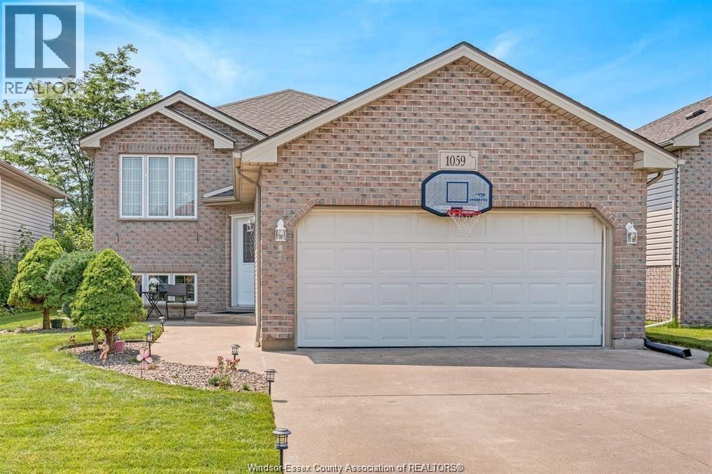 Primary Photo - 1059 Silverdale Dr