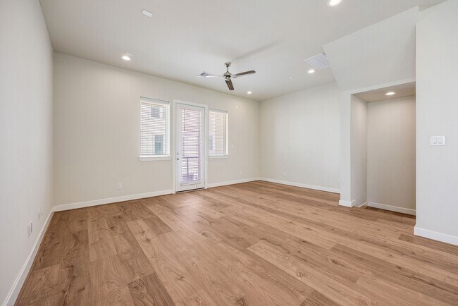 Foto del edificio - 6317 Brighton Oaks Ln