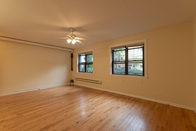 Foto del edificio - 540 W Wellington Ave
