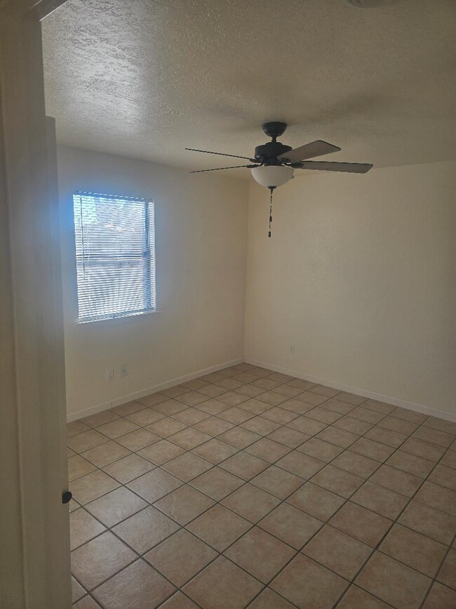 Foto del edificio - 1719 Siri Dharma Ct