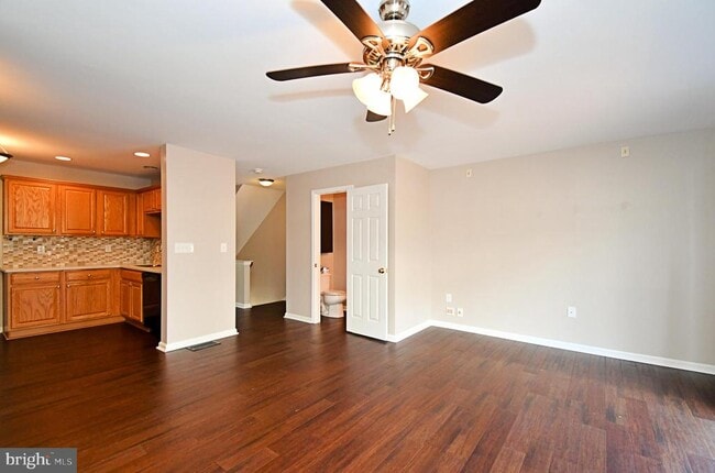 Building Photo - 1055 Balley Dr