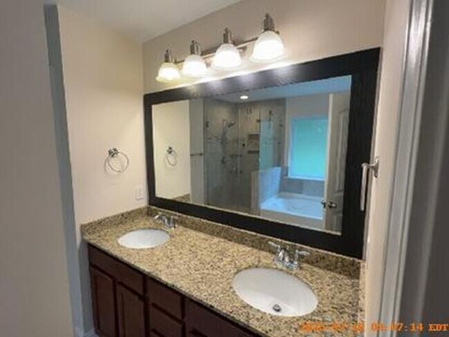 Foto del edificio - Lexington Living Oasis